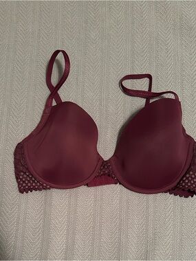 b.temp’d burgundy/wine lightly padded/molded Lace-Sided Bra, 38C